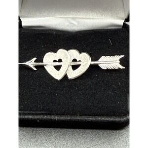 BEAU 925 Silver  Vintage Cupid‎ Arrow Through Love Hearts Brooch Pin  BP9733